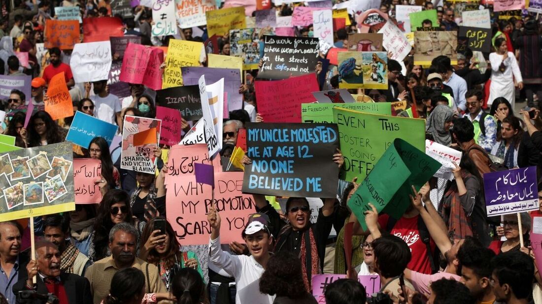 Manifestaciones ante catedrales por la “discriminación” en la Iglesia