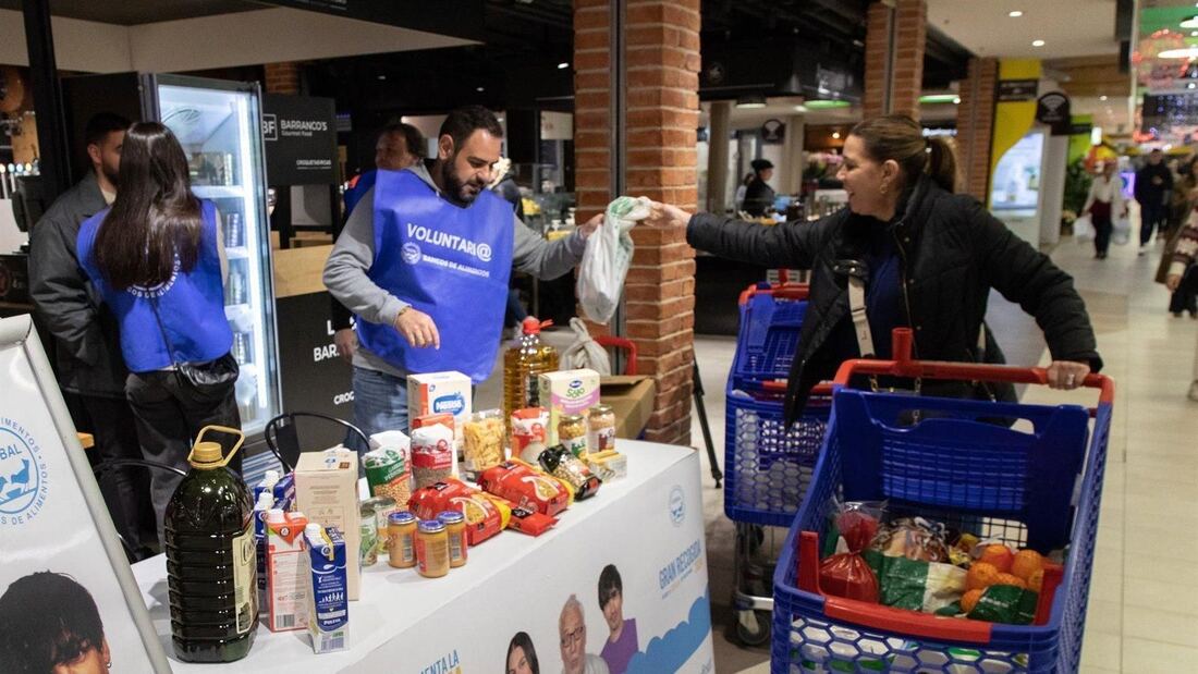 El Banco de Alimentos alerta: falta aceite para atender a 92.000 personas en Madrid