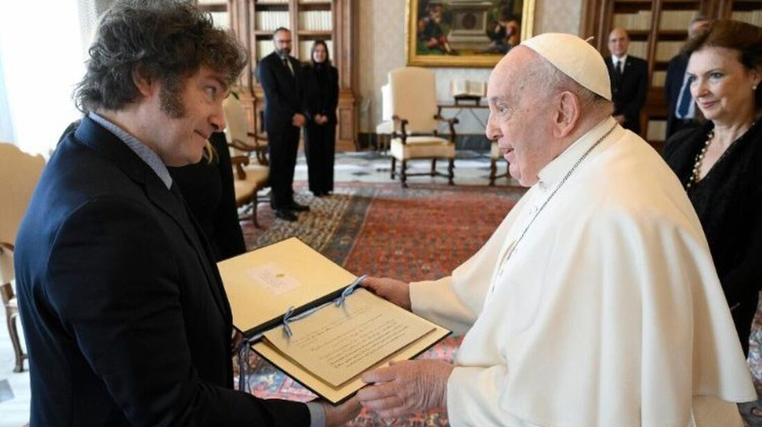 Cartas inéditas del Papa Francisco critican la política de Javier Milei