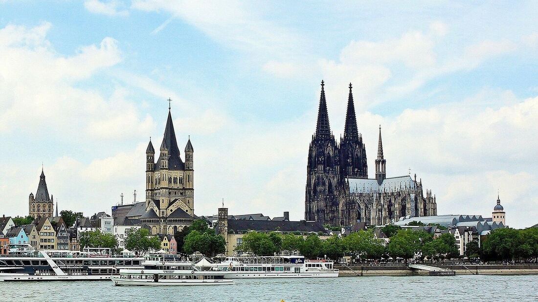 Evacuan la catedral de Colonia tras detectar un fuerte olor a humo en el interio