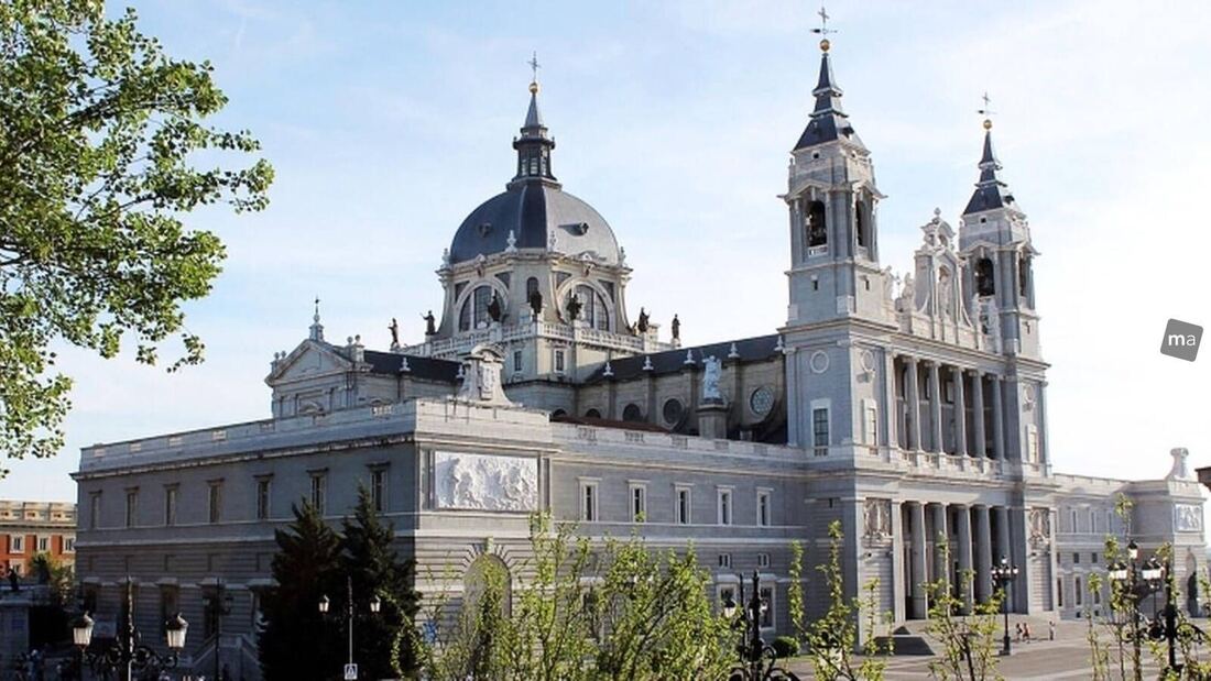 La Almudena acogerá este viernes una gran oración antes de la llegada del Papa