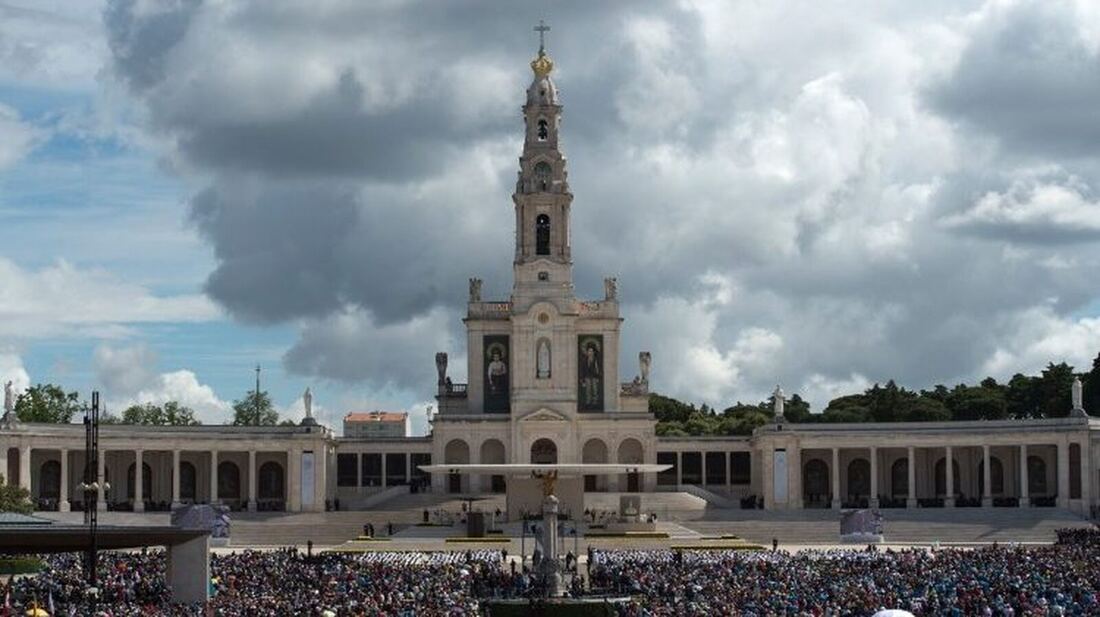 Fátima espera a miles de peregrinos para rezar por la paz mundial