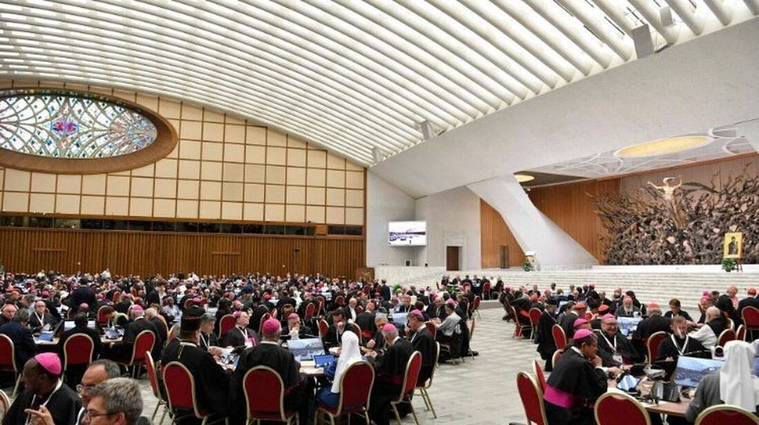 Un informe sinodal abre debate sobre Iglesia y comunidad LGBTQ