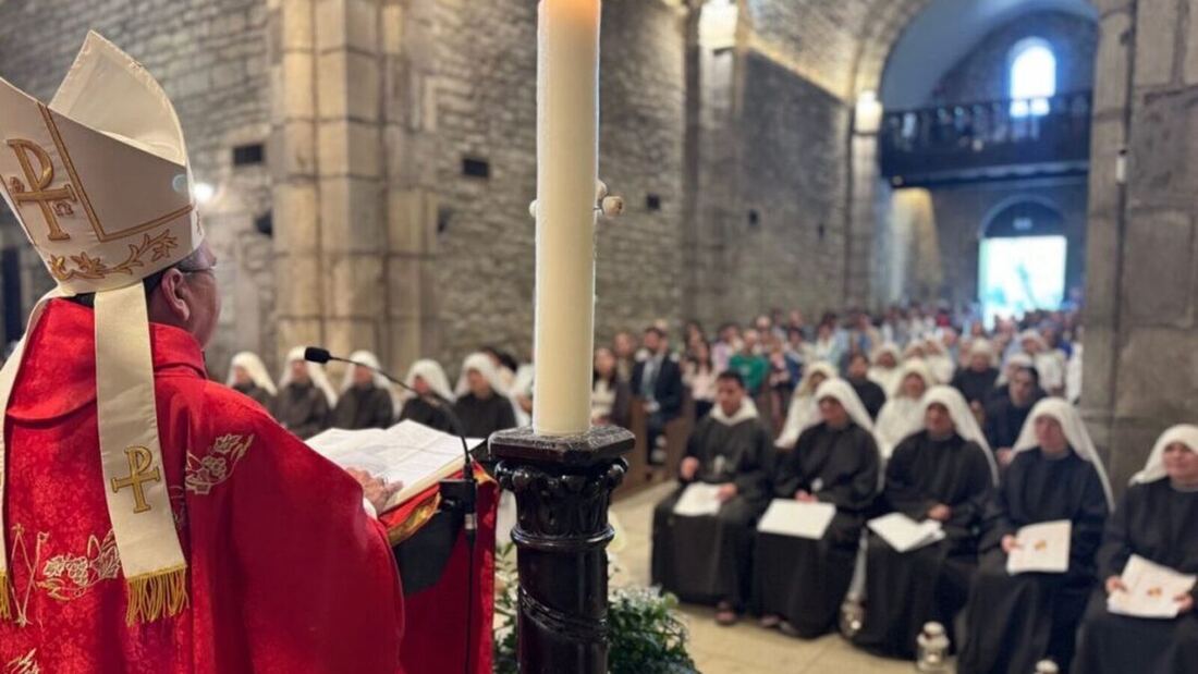 Diez jóvenes dan un paso decisivo hacia la vida consagrada en Vitoria
