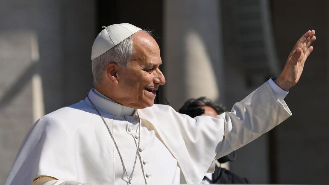 León XIV pide adaptar la liturgia sin romper con la tradición