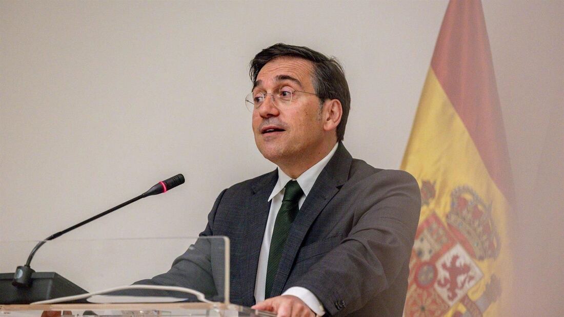 León XIV recibe a Albares antes de su visita a España