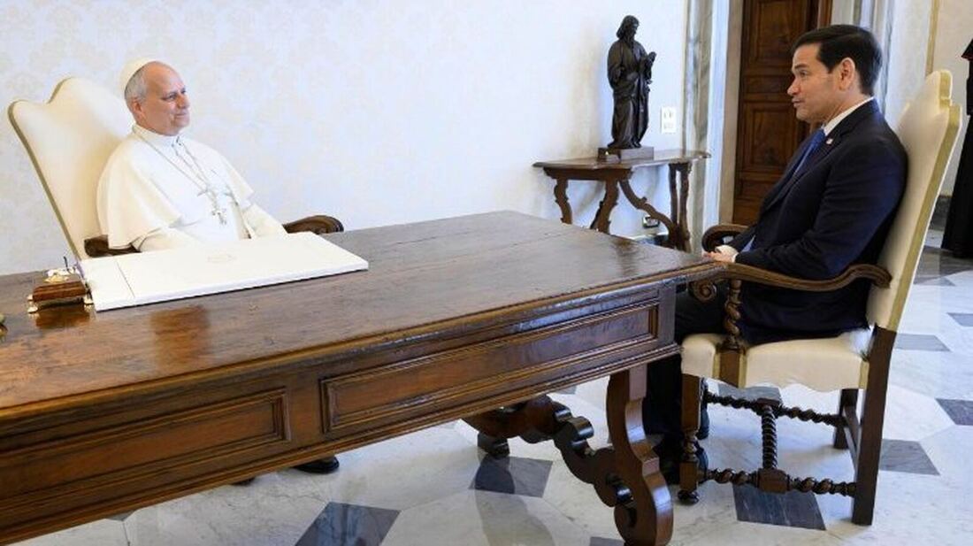 Marco Rubio emociona al rendir homenaje a Santa Teresa de Calcuta en su tierra natal