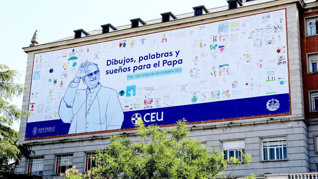 El CEU se vuelca con la visita del Papa León XIV a España