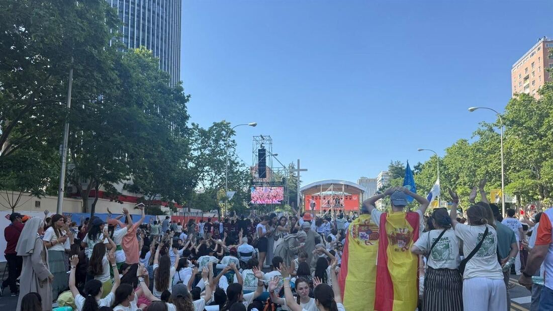 La cruz de la visita del Papa se quedará en la Plaza de Lima de Madrid