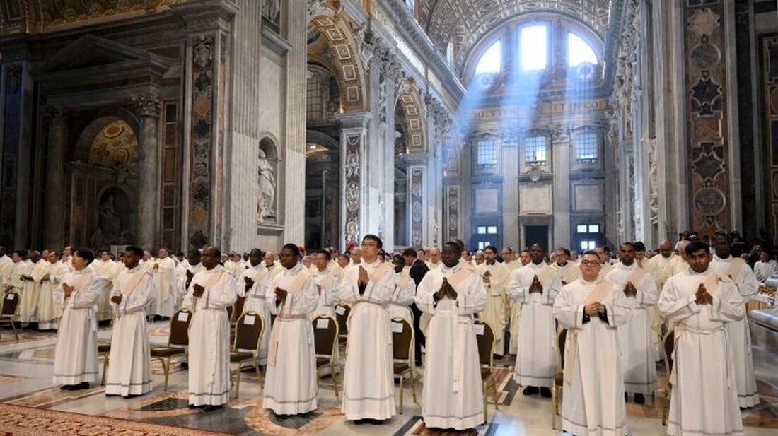La Fraternidad de San Pedro ordena 25 sacerdotes en un récord histórico