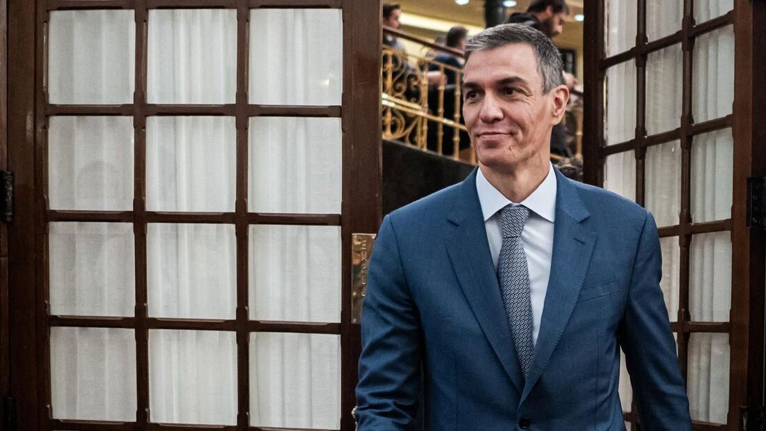Sánchez y Clavijo reciben a León XIV en Gran Canaria