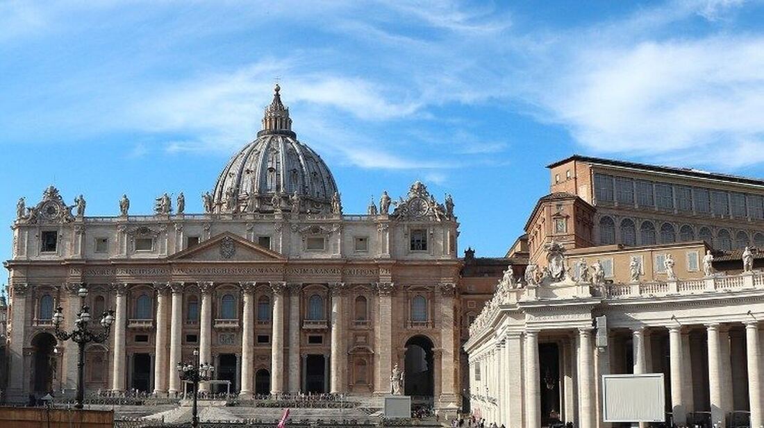 El Vaticano rechaza que los laicos puedan predicar la homilía en Misa