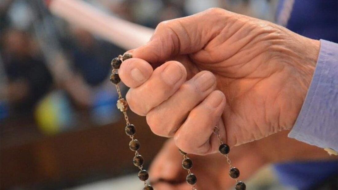 Chicago investiga denuncia de abuso contra un sacerdote activista