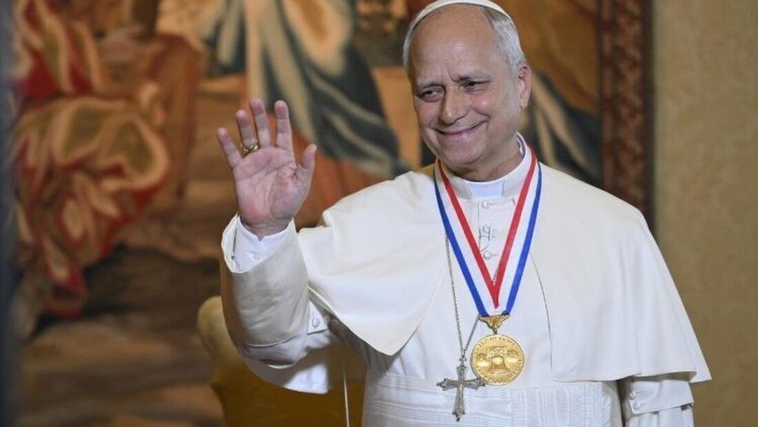El Vaticano aclara que León XIV habla como pastor, no como político