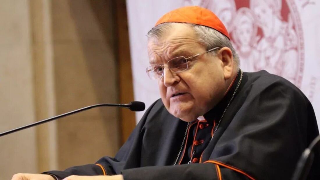El cardenal Burke defiende el papel de María como Corredentora