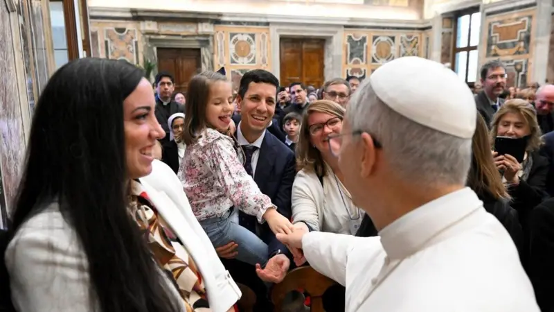 &iquest;Por qu&eacute; los j&oacute;venes no se casan? Los obispos buscan respuestas