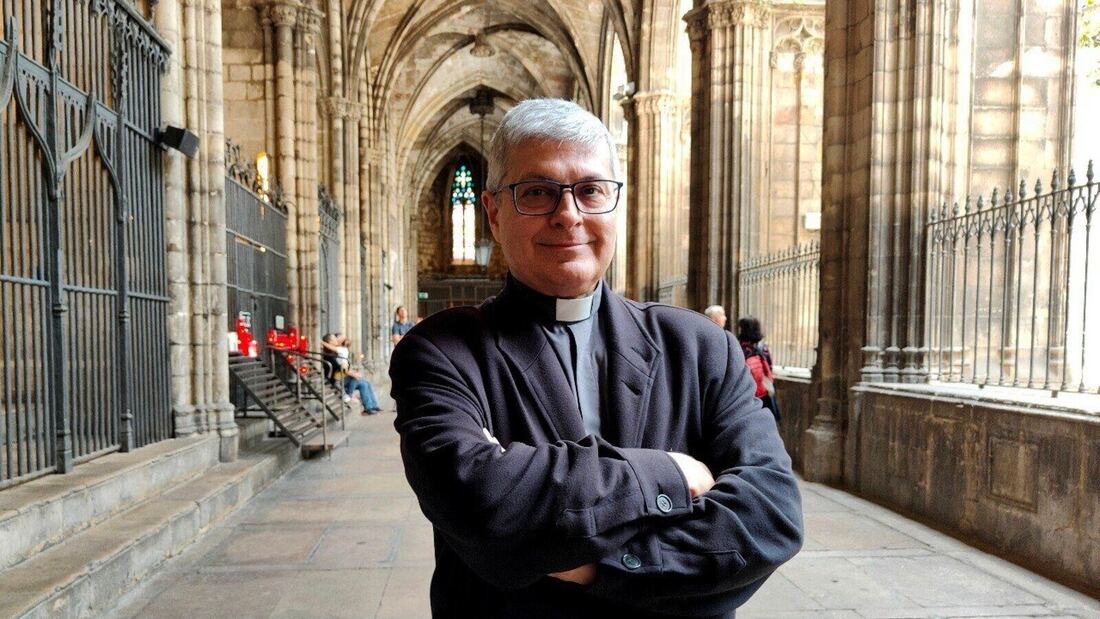 Santiago Bueno Salinas, el vicario de Barcelona que acapara los focos