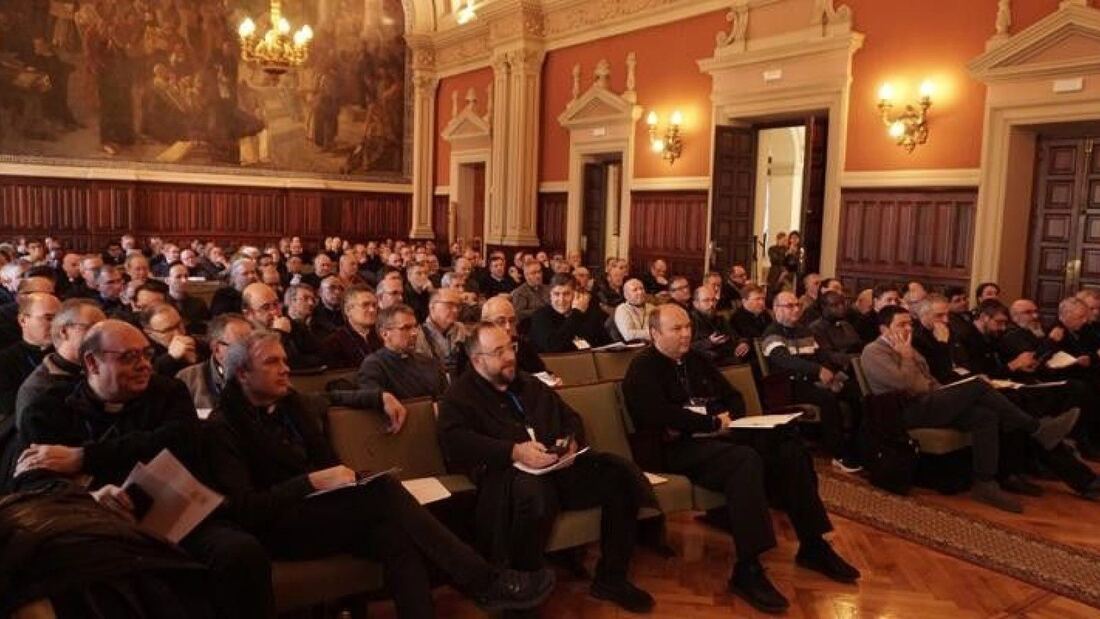 Cerca de 200 sacerdotes llenan la preasamblea de CONVIVIUM en Madrid