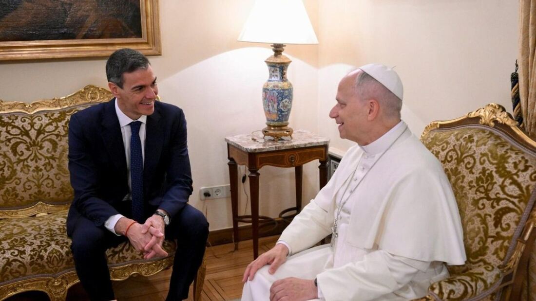 El Papa se reúne con Pedro Sánchez antes de su encuentro con el Parlamento español