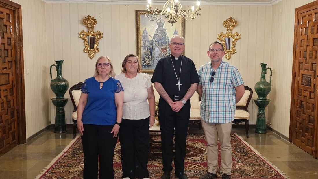 El obispo Chico Martínez recibe a la Asociación de María Auxiliadora de Jaén