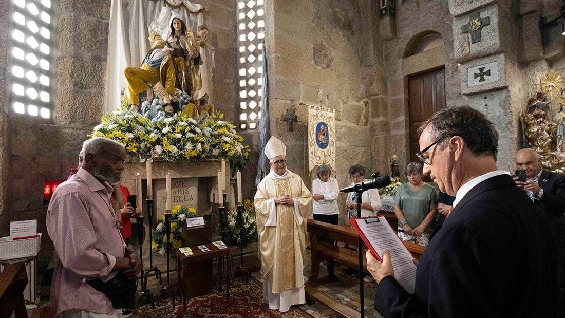 Panxón rinde homenaje a la Virgen del Carmen en la Ofrenda del Mar