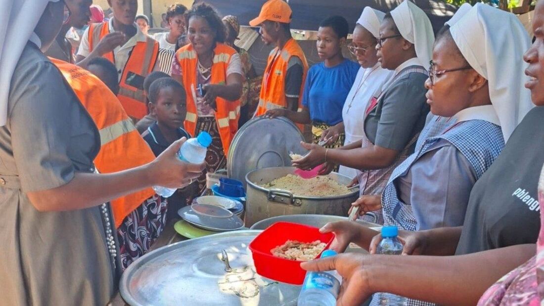 Religiosas ayudan a los damnificados por inundaciones en Mozambique