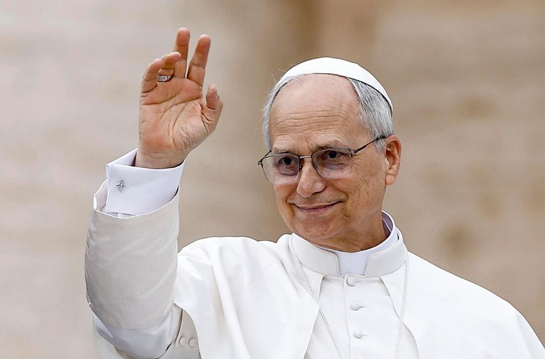 El Papa León XIV muestra apoyo al cardenal Karlic tras su operación