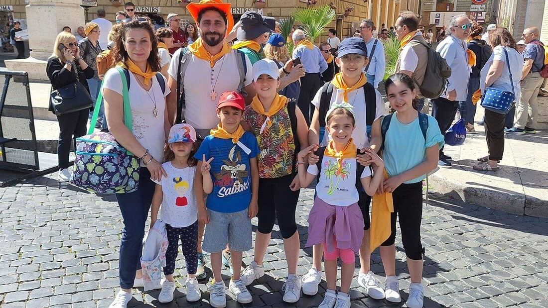 El Papa León XIV recibe a familias en peregrinación jubilar en el Vaticano
