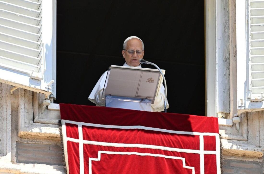 El Papa León XIV pide a la paz y solidaridad desde la Plaza de San Pedro

