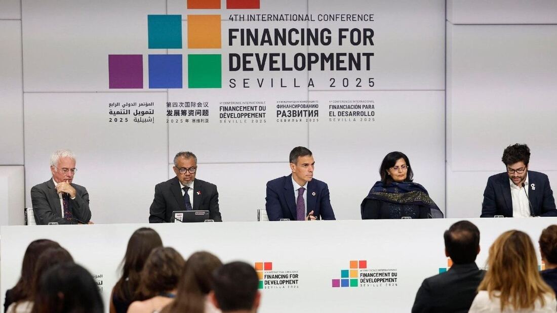 El arzobispo Gabriele Caccia reclama cooperación internacional en Sevilla