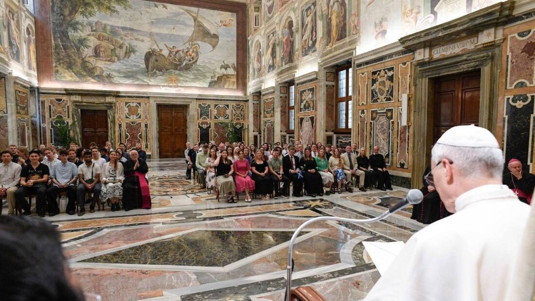 El Papa León XIV anima a jóvenes y educadores en audiencia en Roma

