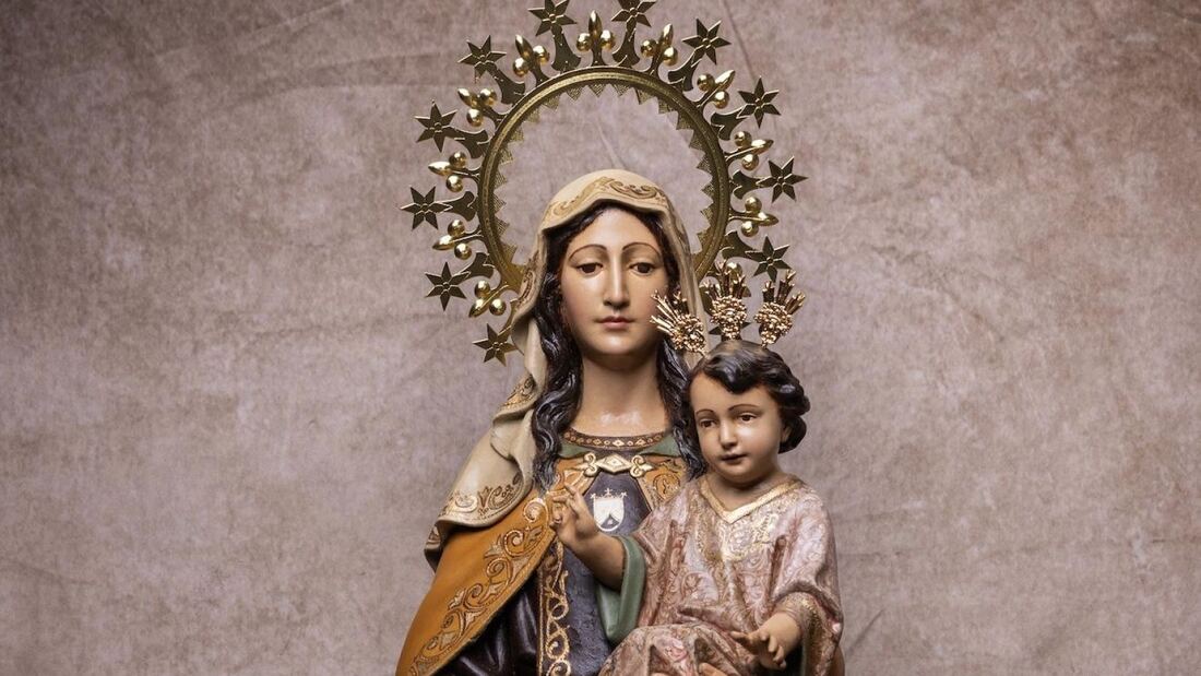 La Virgen del Carmen vuelve restaurada a El Cantal en Rincón de la Victoria

