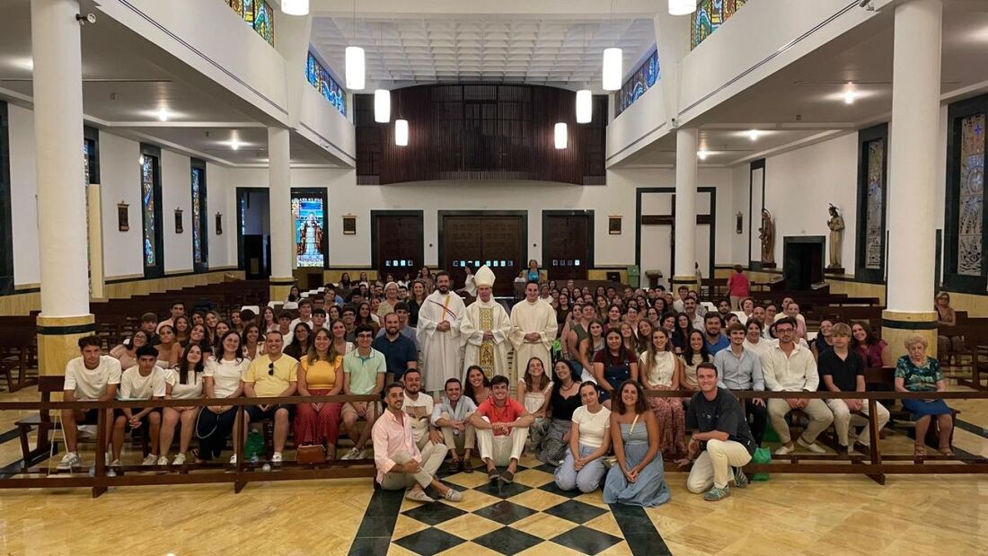El obispo Jesús Catalá impulsa a jóvenes malagueños en el Jubileo de Roma

