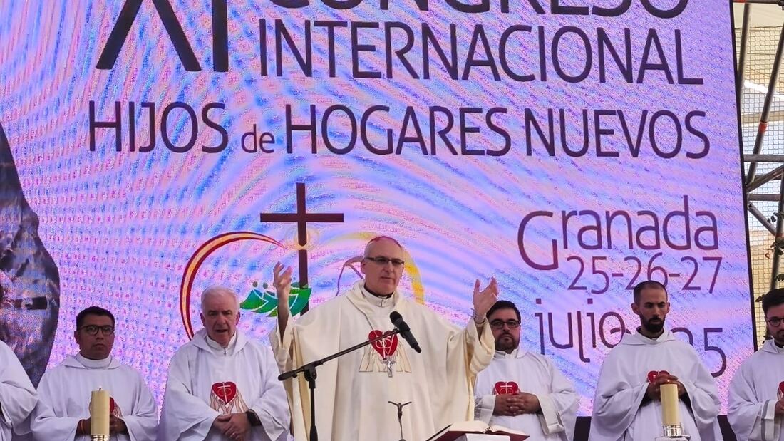 El obispo de Jaén clausura un congreso juvenil en Granada con 500 asistentes

