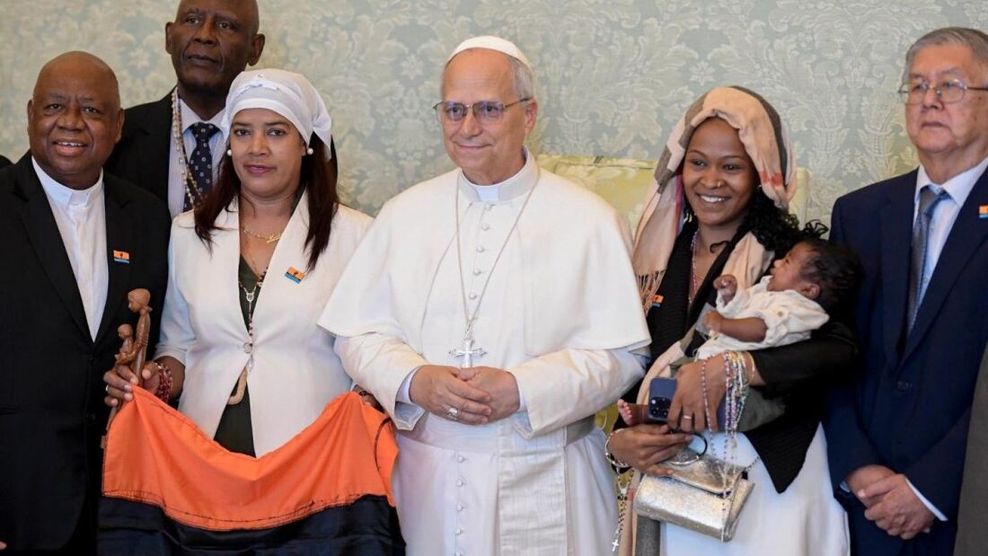 El Papa León XIV recibe a los refugiados de Chagos en el Vaticano

