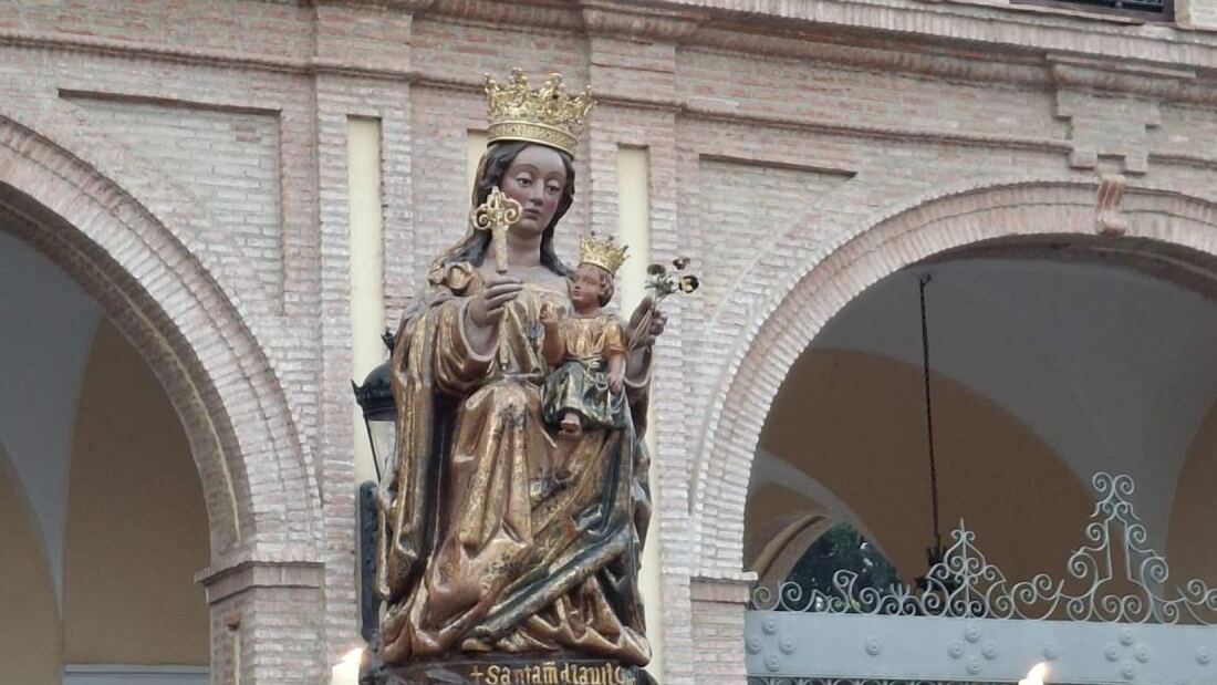 La Virgen de la Victoria inicia su bajada anual hacia la Catedral de Málaga

