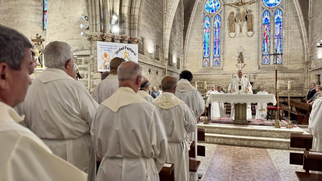 Mario Iceta impulsa la felicidad y la serenidad en los sacerdotes de Burgos