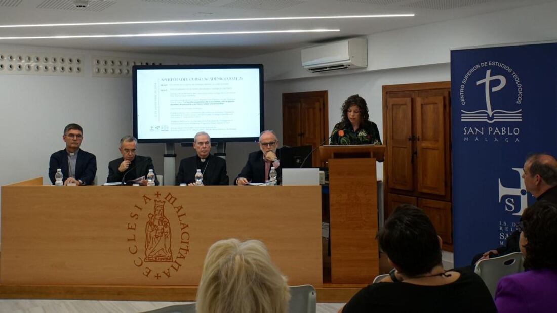José Antonio Satué inaugura el curso teológico en la Diócesis de Málaga

