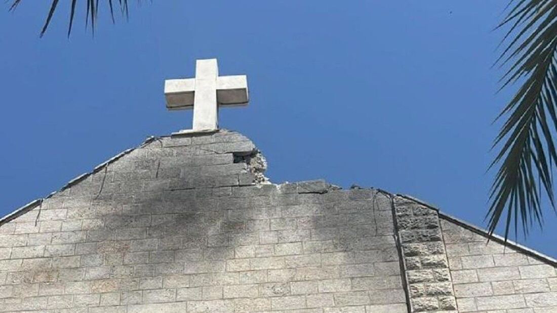 El Papa León XIV respalda al párroco de Gaza en medio del conflicto

