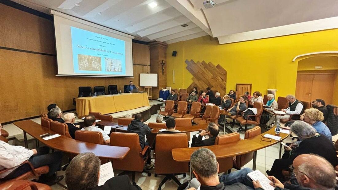 El Centro Teológico «San José» de Vigo inicia el curso con una eucaristía y un acto académico