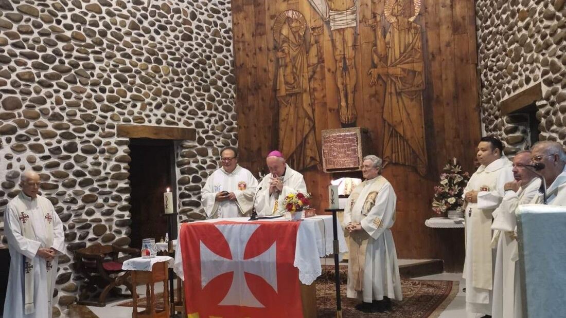 El obispo Ángel Pérez Pueyo celebra eucaristías en Zaragoza y Zuera

