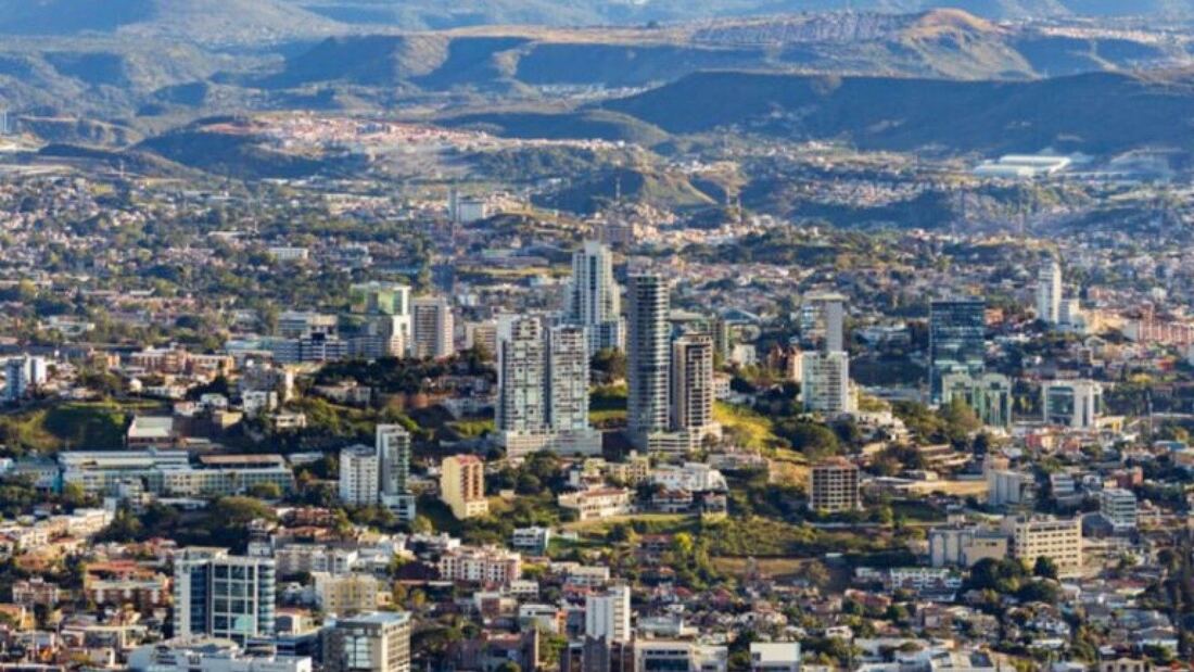 El arzobispo Nácher anima a seguir el ejemplo de San Miguel

