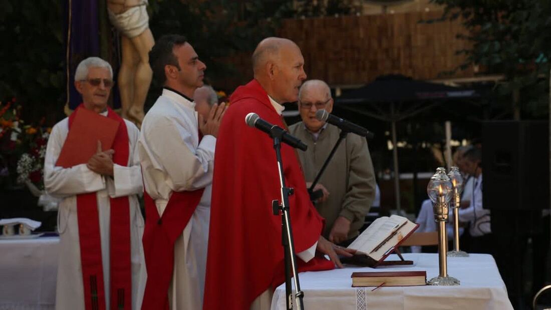 La parroquia de Santa María de O Porriño da la bienvenida a su nuevo párroco

