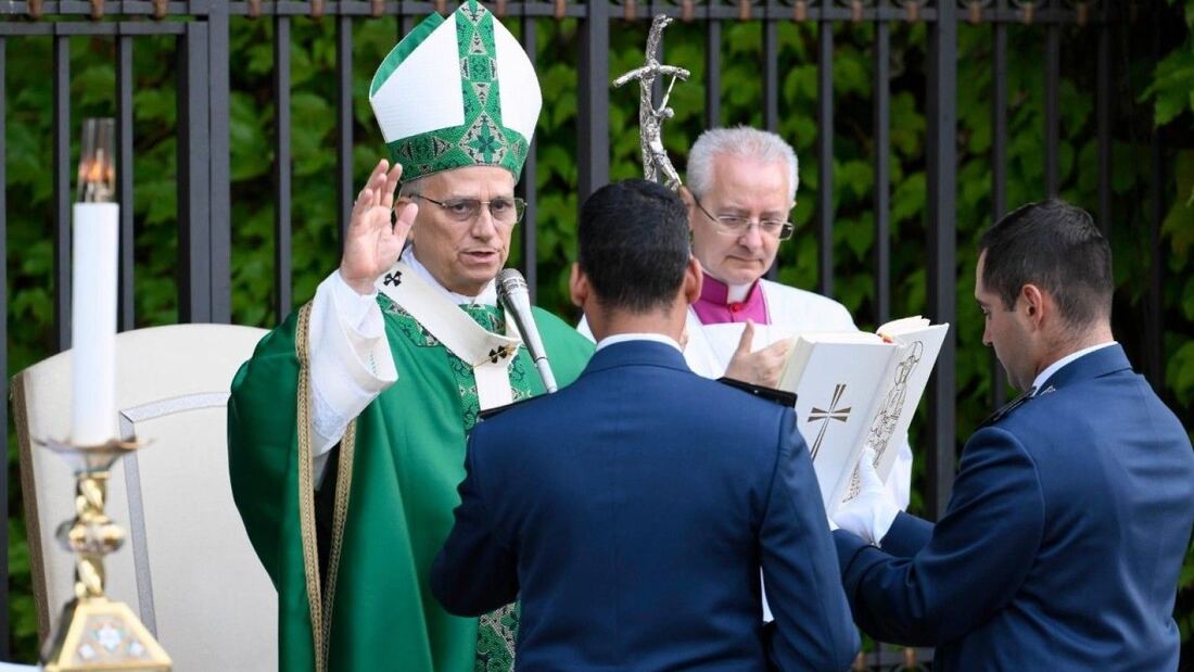 El Papa León XIV agradece a los gendarmes en la misa por San Miguel Arcángel

