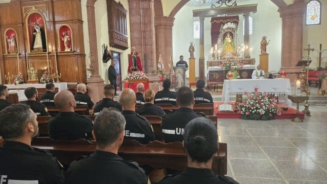 La Unidad Militar de Emergencias de Tenerife rinde homenaje a la Virgen del Rosario

