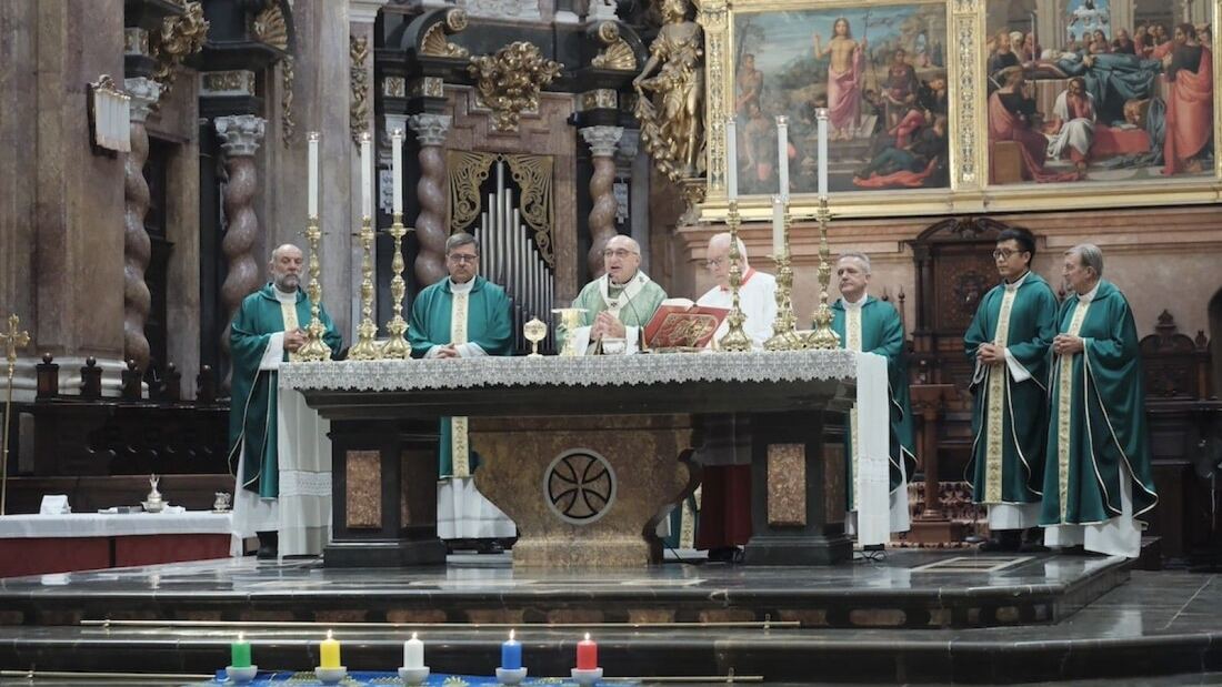 El arzobispo Enrique Benavent preside la Misa del Domund en Valencia


