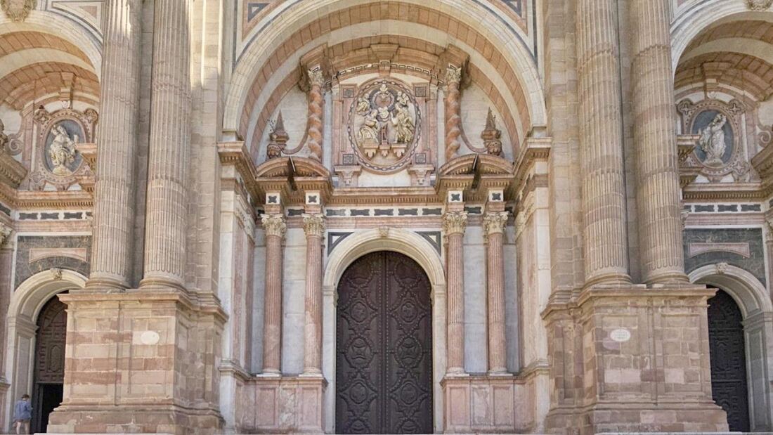 La Catedral de Málaga y sus siete puertas, símbolo de perfección espiritual

