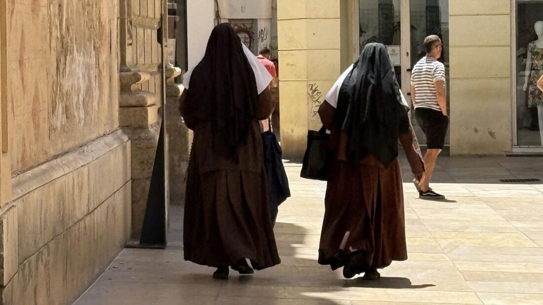 Las Hermanas de la Cruz celebran un triduo en honor a Santa Ángela en Málaga

