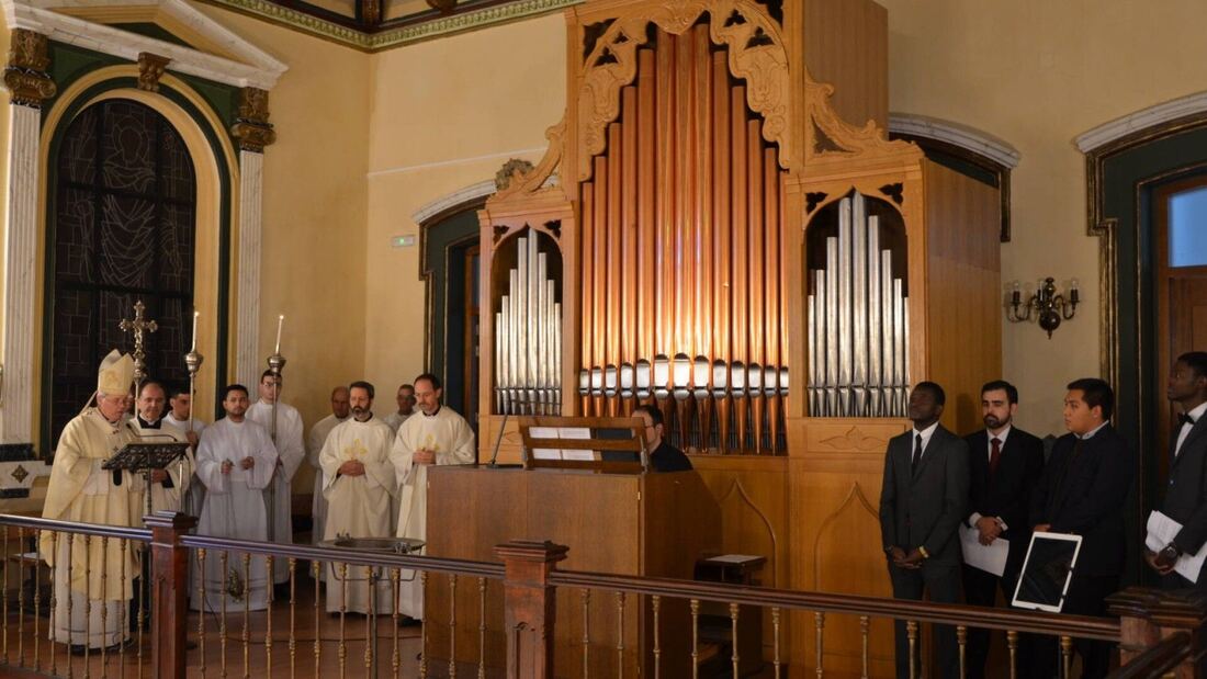 El arzobispo de Burgos inaugura un nuevo órgano en el Seminario Diocesano

