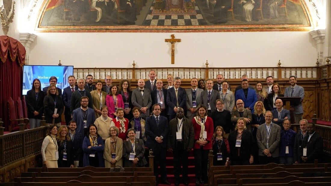 El congreso en Salamanca aborda los desafíos de la inteligencia artificial en las universidades católicas